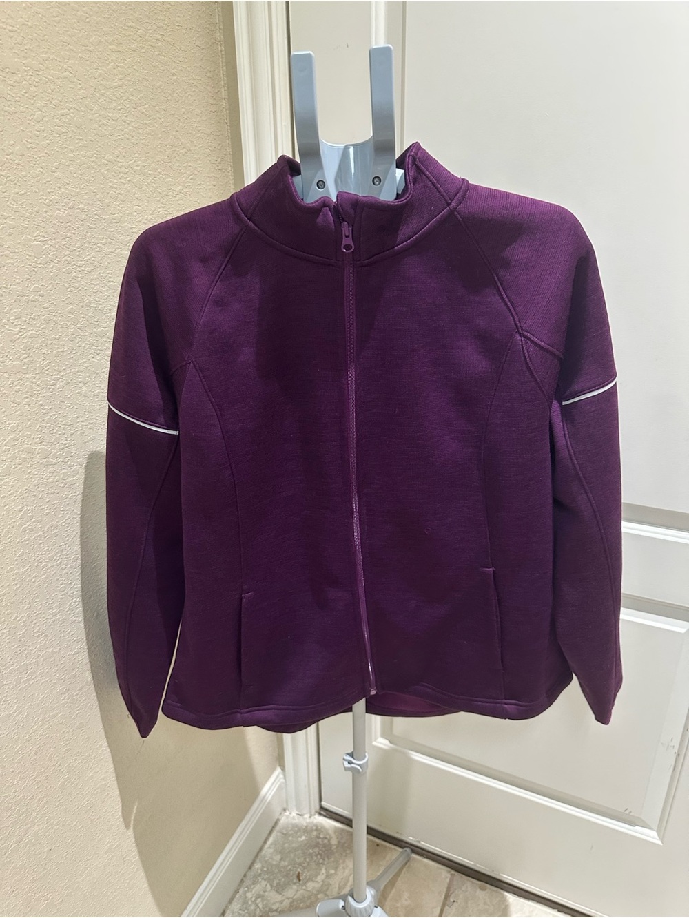 Danskin Now  Women Plum Full-Zip Jacket